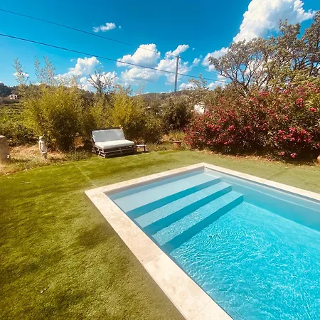 Bastide Provencale Avec Piscine Villa